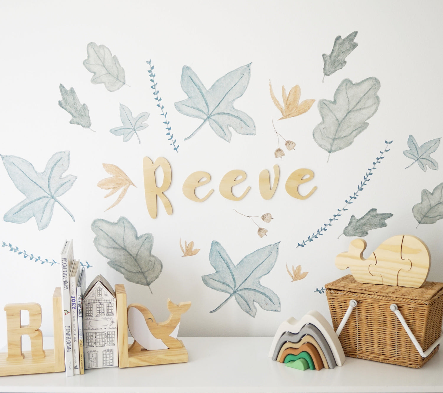 Name Signs & Room Decor That Match Your Wallpaper