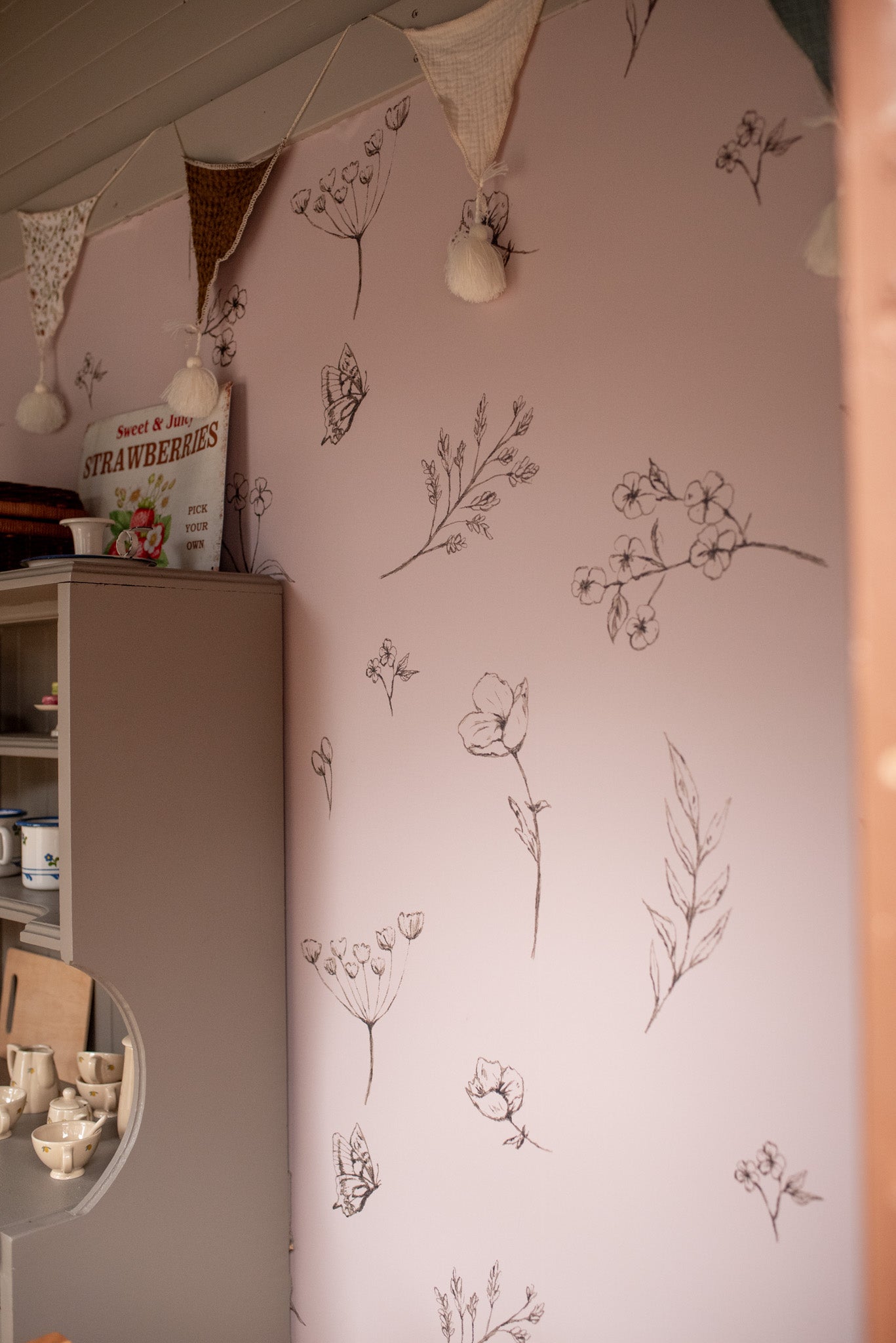 Flora Peel & Stick Kids Wallpaper