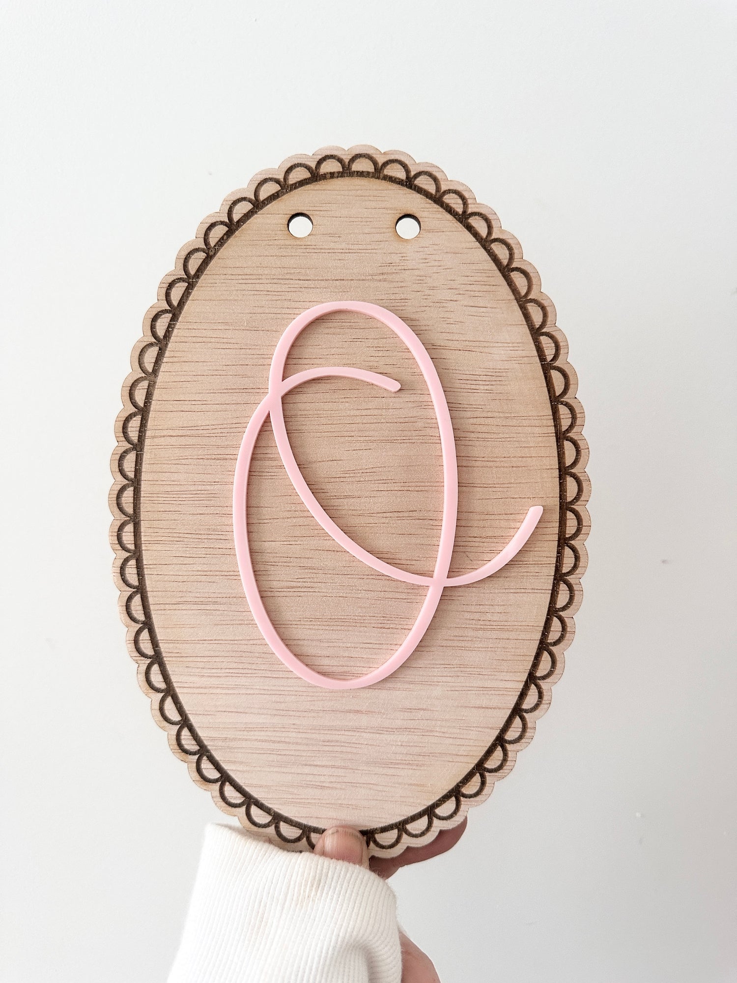 Whimsical Initial + Bow Plaque Set – Scalloped Wall Decor