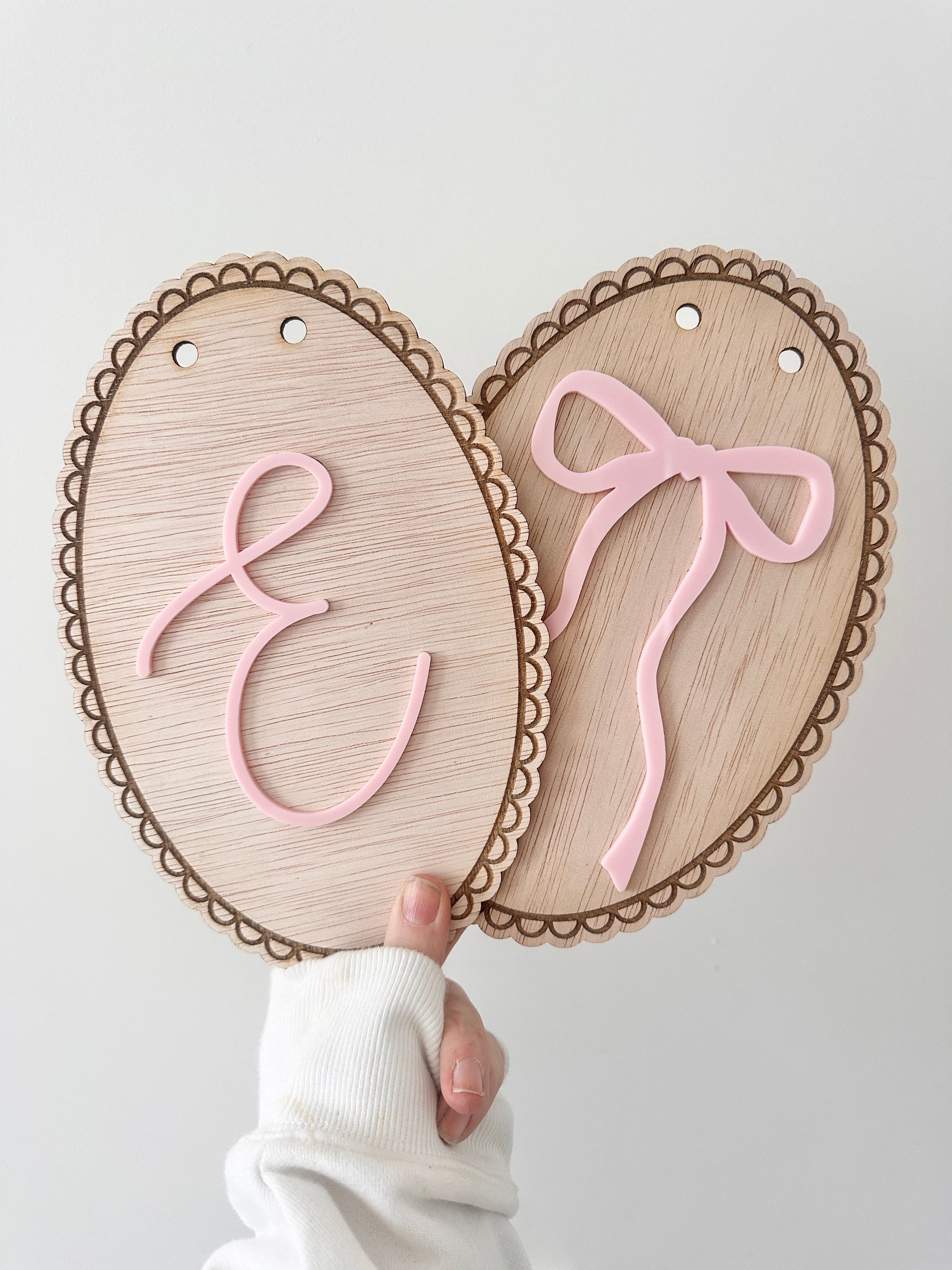 Whimsical Initial + Bow Plaque Set – Scalloped Wall Decor