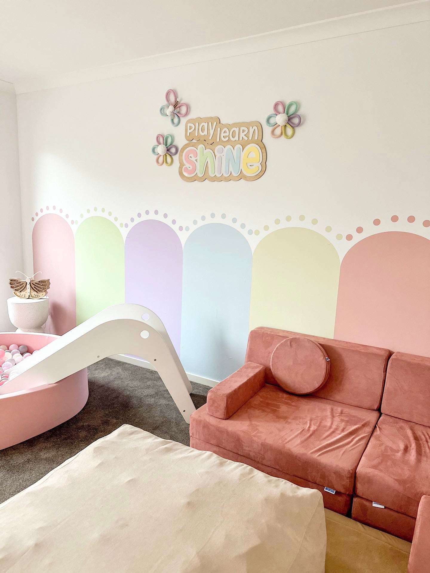 Play Learn Shine Sign