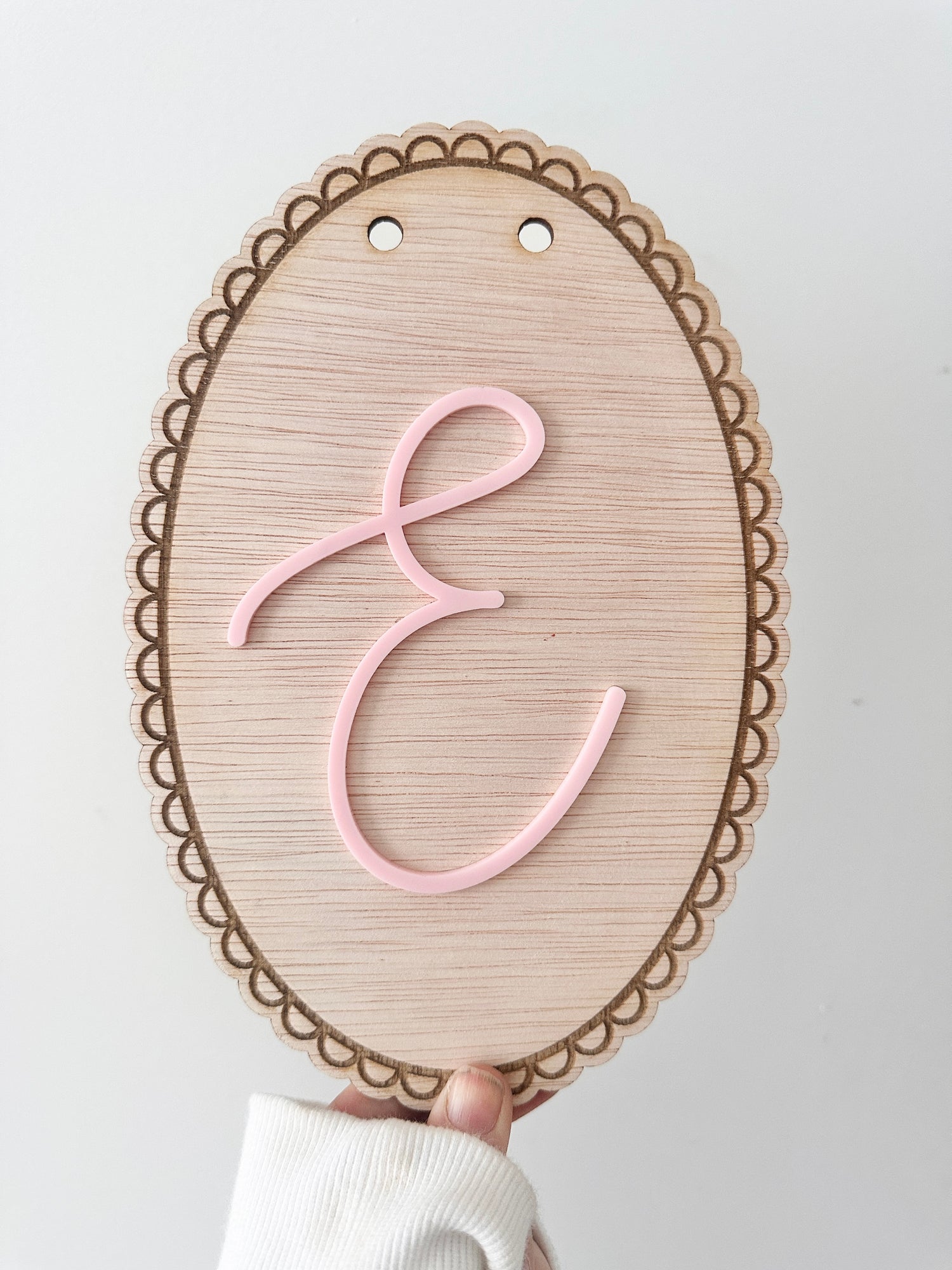 Whimsical Wall Initial – Scalloped Frame