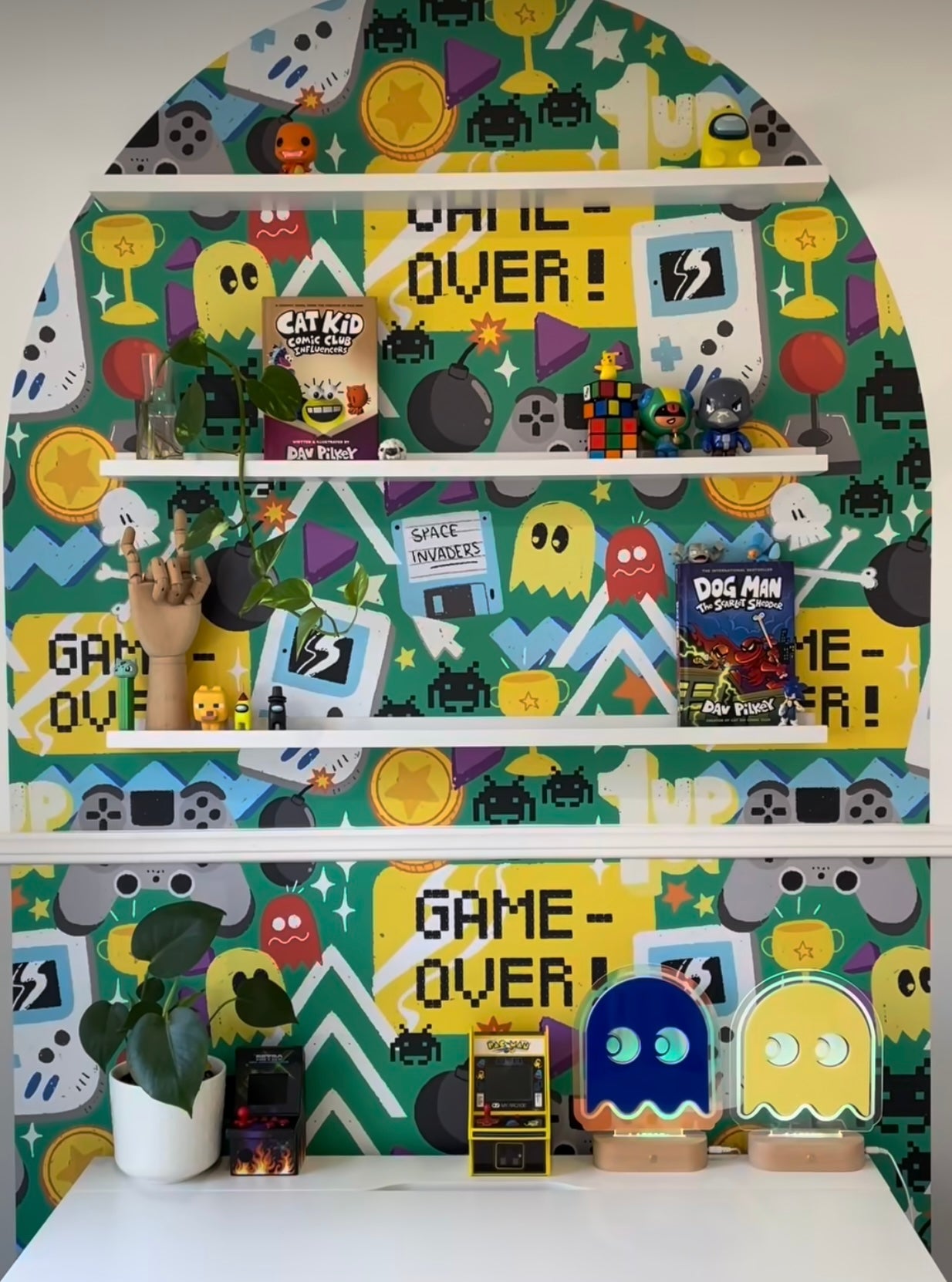 Retro Arcade Ghost Colour Pop Night Light