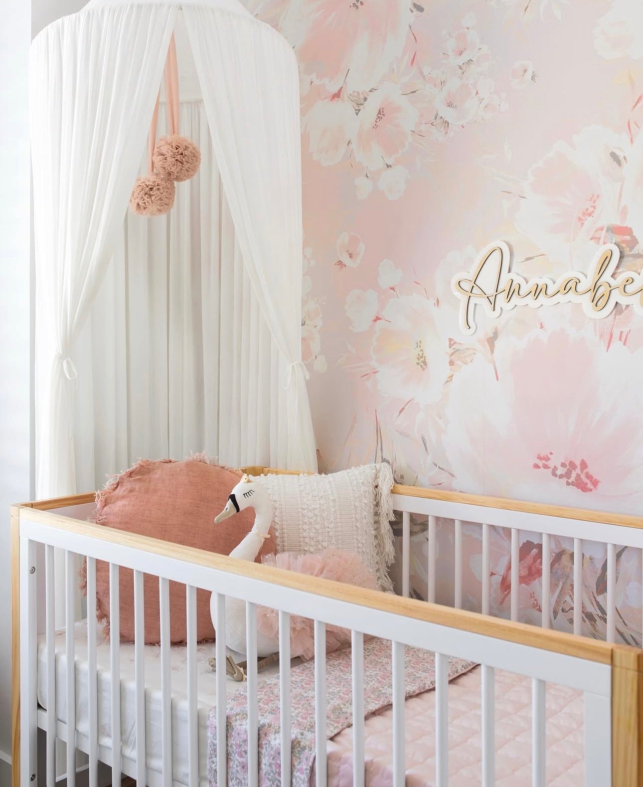 Minnie Peel & Stick Kids Wallpaper