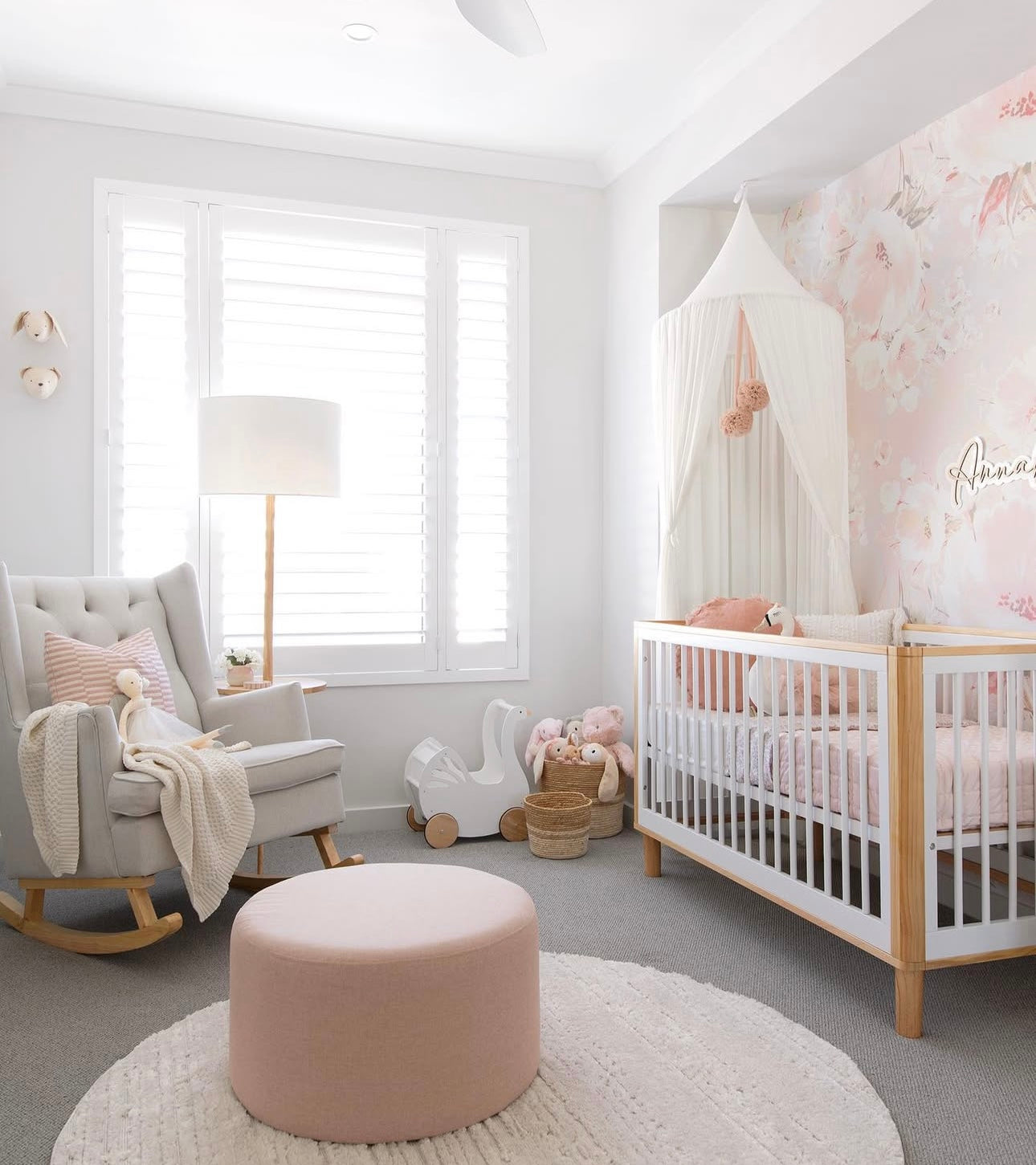 Minnie Peel & Stick Kids Wallpaper