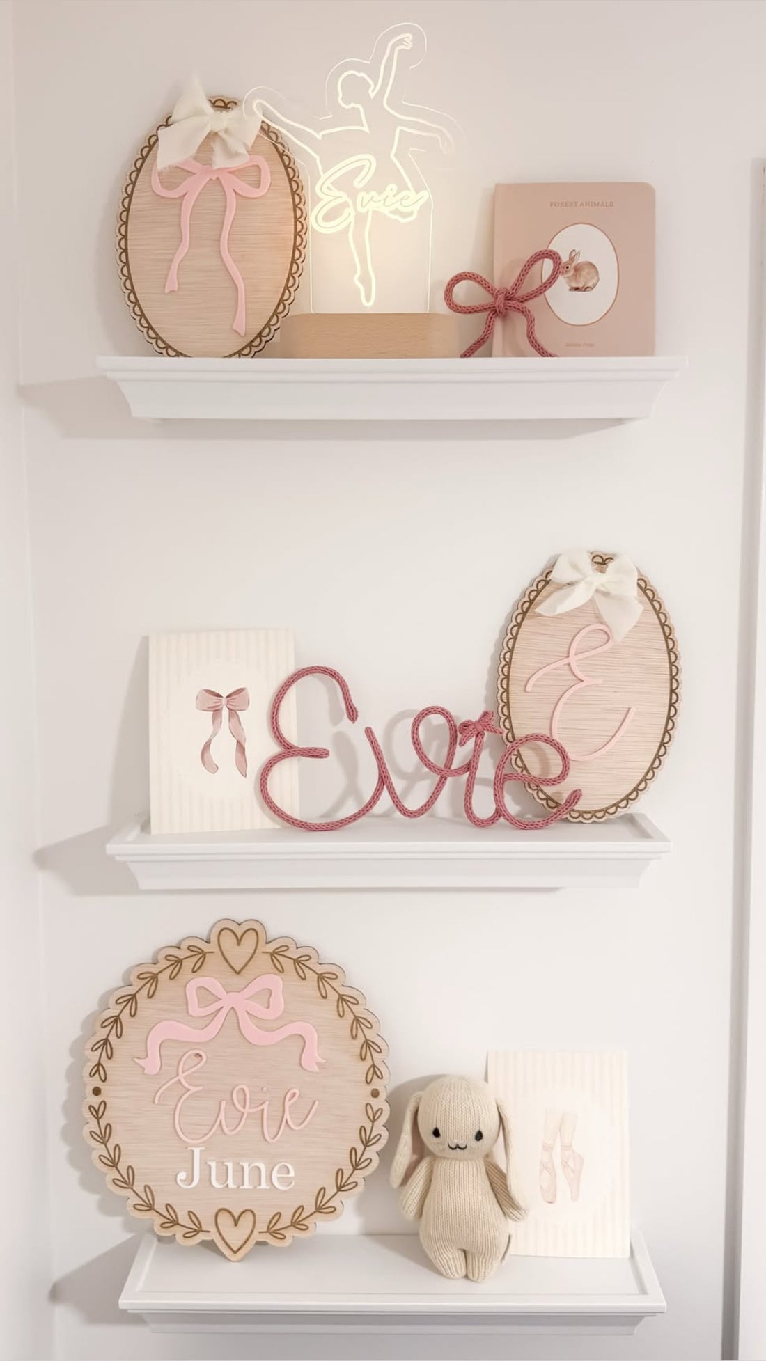 Whimsical Initial + Bow Plaque Set – Scalloped Wall Decor