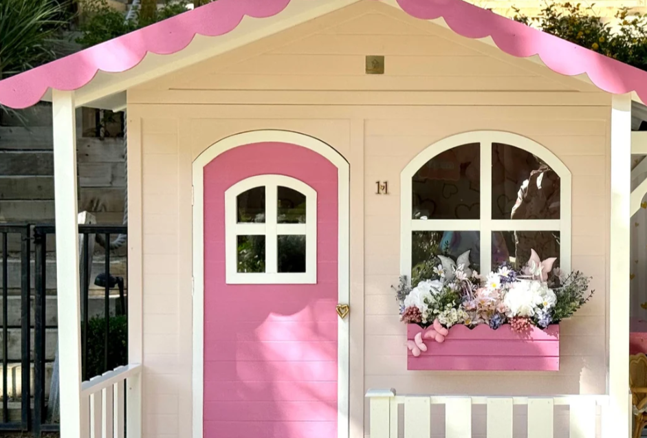 Cubby House Heart Number – As Seen in Paris Hilton&