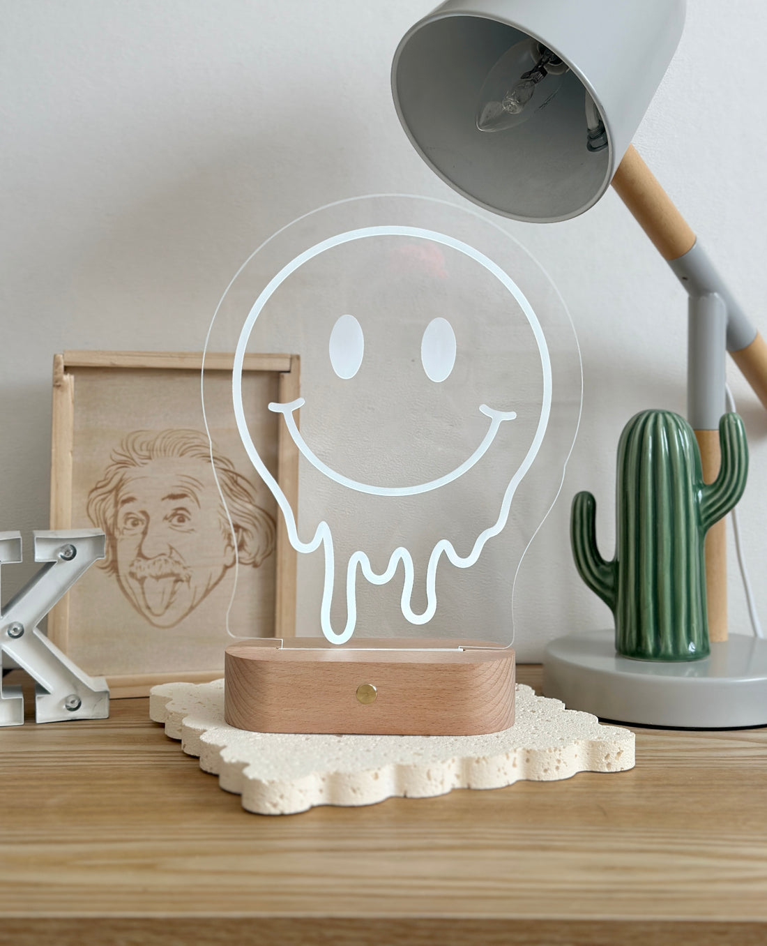 Melting Smile Night Light – Modern LED Lamp