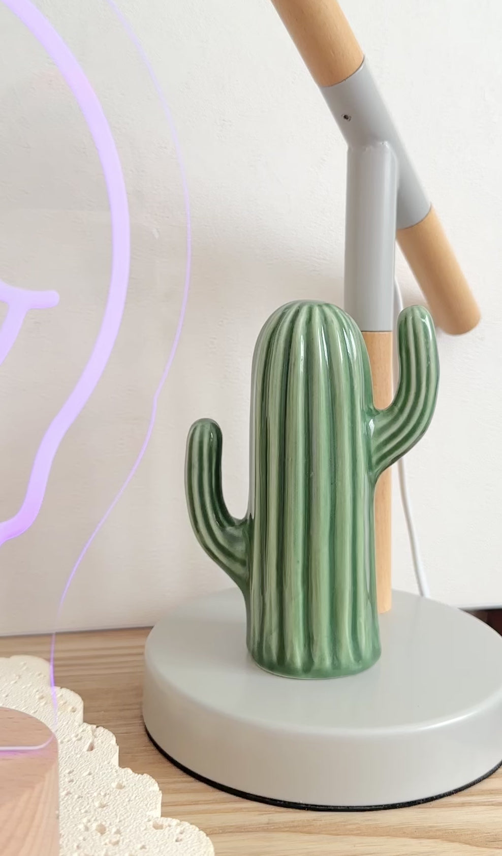 Melting Smile Night Light – Modern LED Lamp